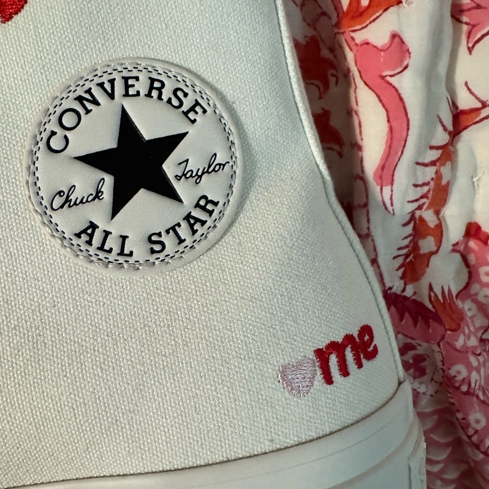 Converse White and Red High-Top Sneakers Classic Design - Picture 4 of 6